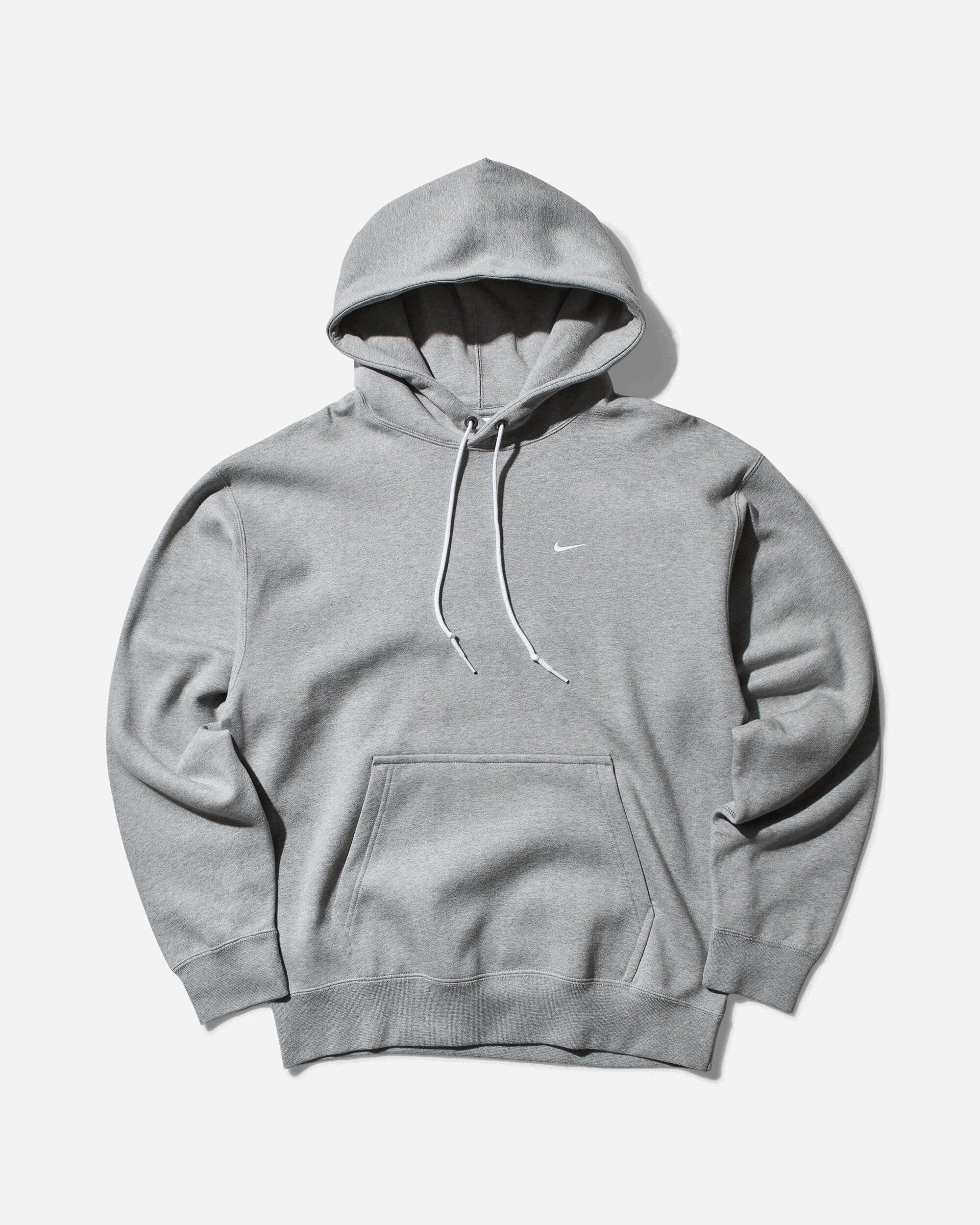 Nike M Nk Solo Swsh Flc Po Hoodie Dk Grey Heather/White Sweatshirts Hoodies DX1355-063